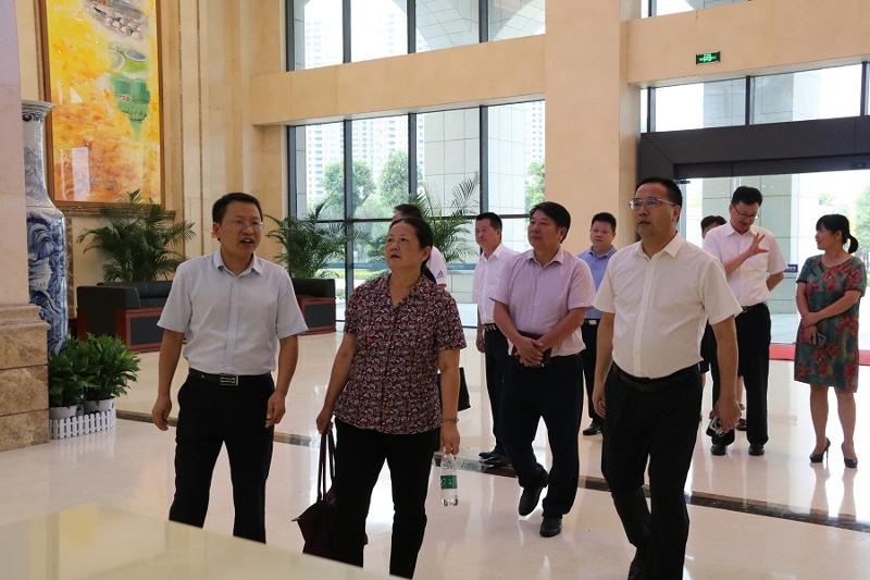 湖南省人大社會(huì)委、省總工會(huì)來(lái)公司調(diào)研