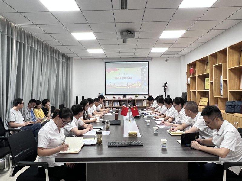 張勇為華北公司黨支部講“強(qiáng)黨性、正作風(fēng)、踐宗旨”專(zhuān)題黨課