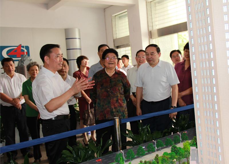 2012年9月，中國關(guān)心下一代工作委員會主任顧秀蓮來公司調(diào)研