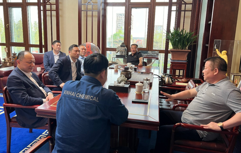 周鴻拜訪河北鑫?？毓杉瘓F(tuán)有限公司董事長詹國海